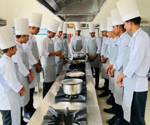 Diploma in hotel management Agra